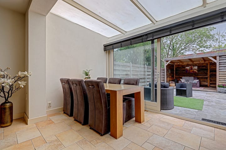 Tussenwoning te koop: Specht 25, Hoogvliet Rotterdam