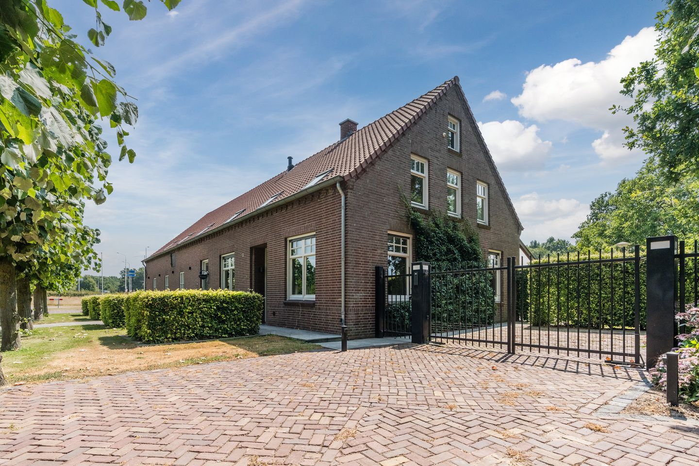 Foto 1 van Dokter Verbeecklaan 40