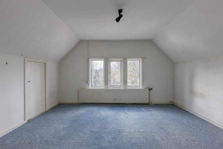Tussenwoning te koop: Van Zuylen van Nijeveltstraat 122, Wassenaar
