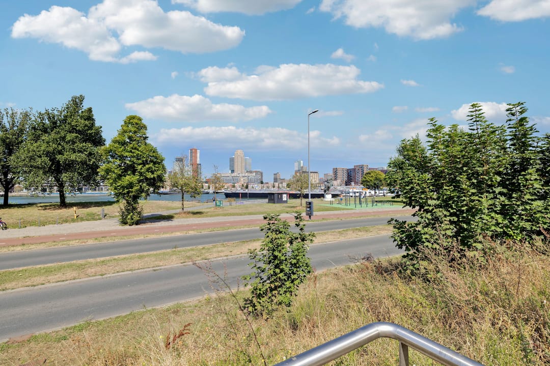 Photo 22 of Hellevoetstraat 35