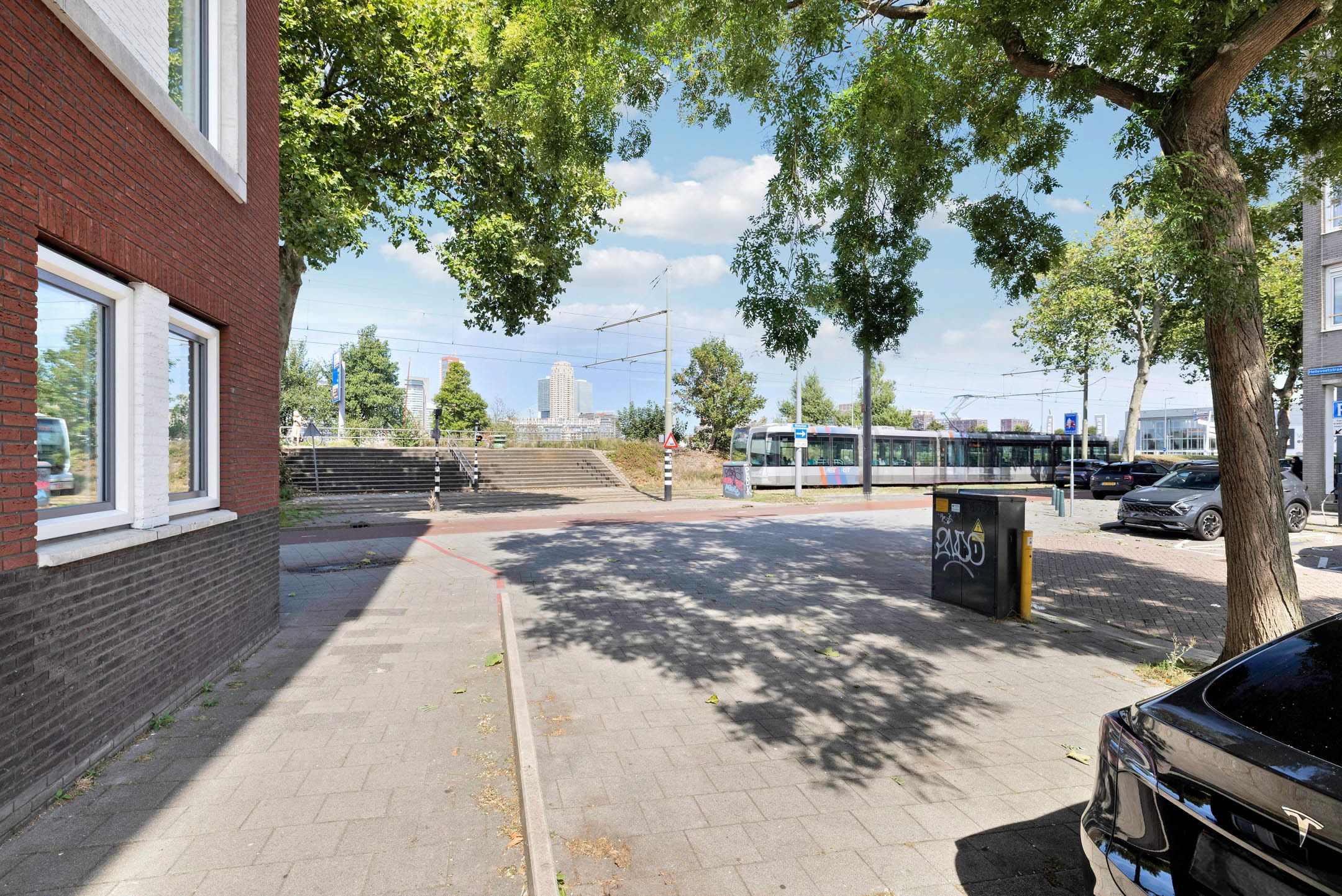 Photo 21 of Hellevoetstraat 35