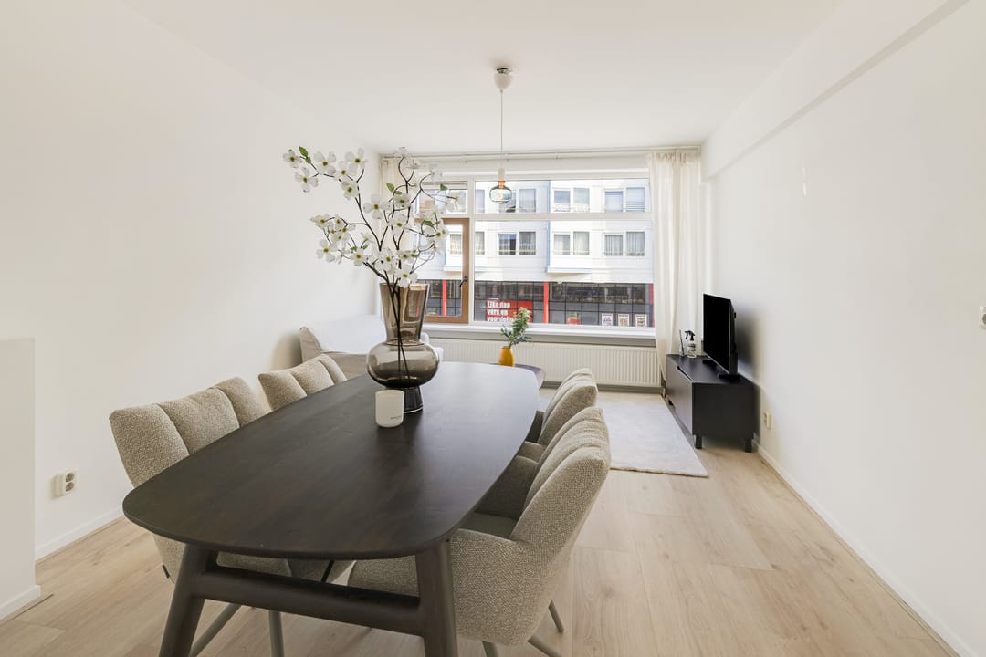 Photo 16 of Hellevoetstraat 35