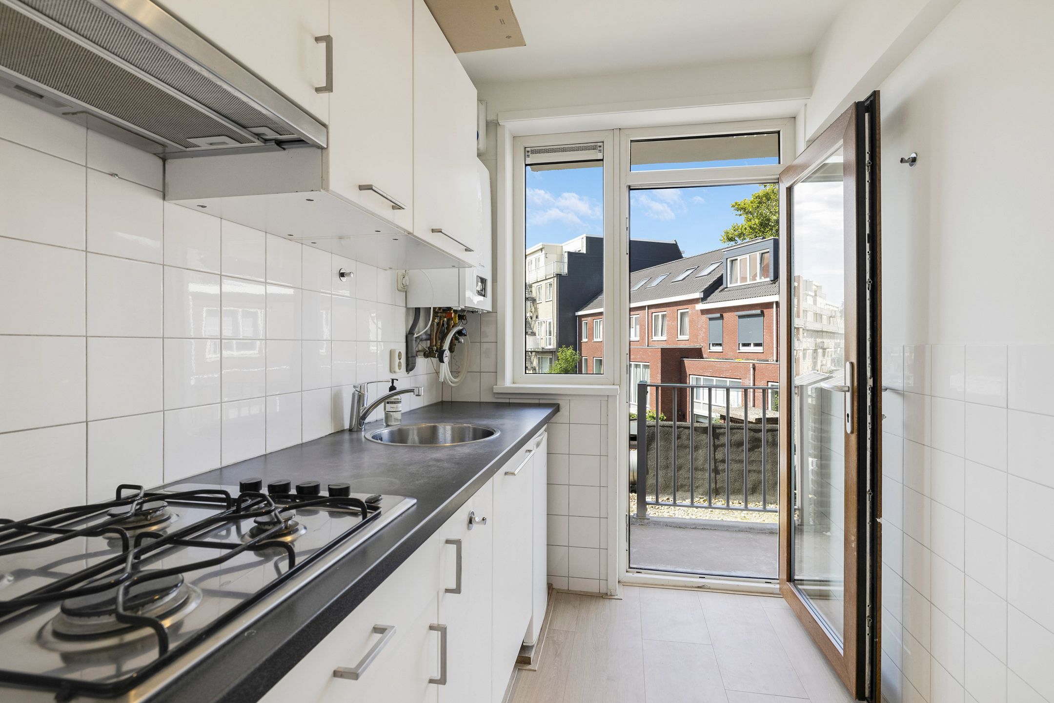 Photo 9 of Hellevoetstraat 35