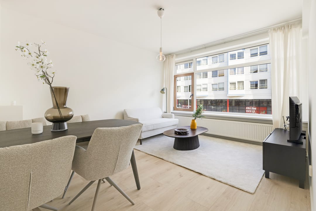 Photo 17 of Hellevoetstraat 35