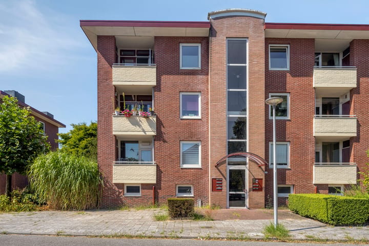 Photo 2 of Oude Lossersestraat 36