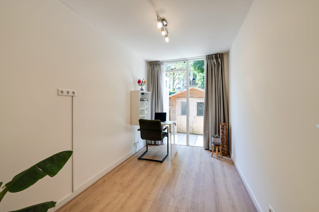 Photo 23 of Orteliusstraat 183-H