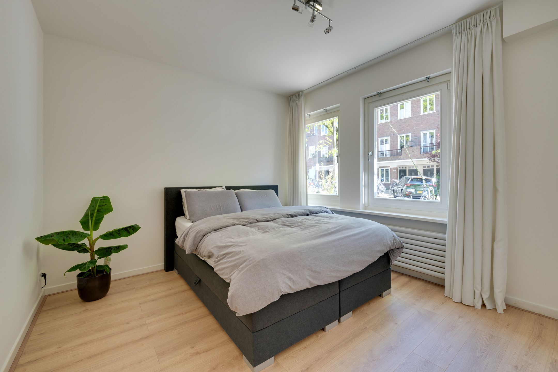 Photo 21 of Orteliusstraat 183-H