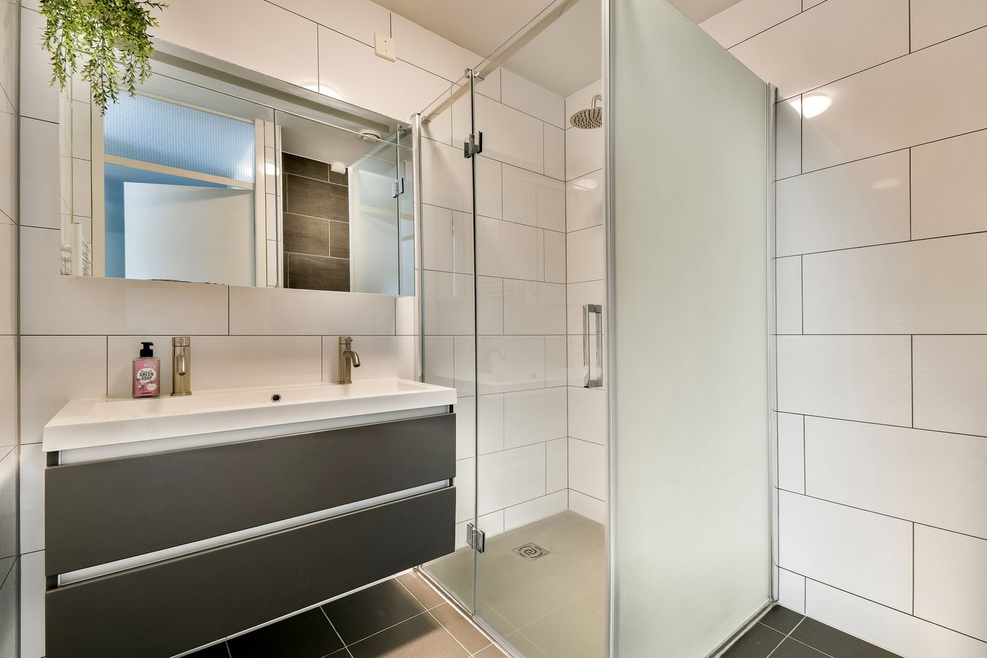 Photo 4 of Henegouwenstraat 60