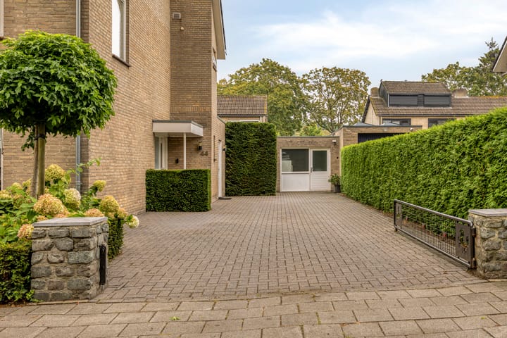 Photo 3 of Van Kalmthoutlaan 44