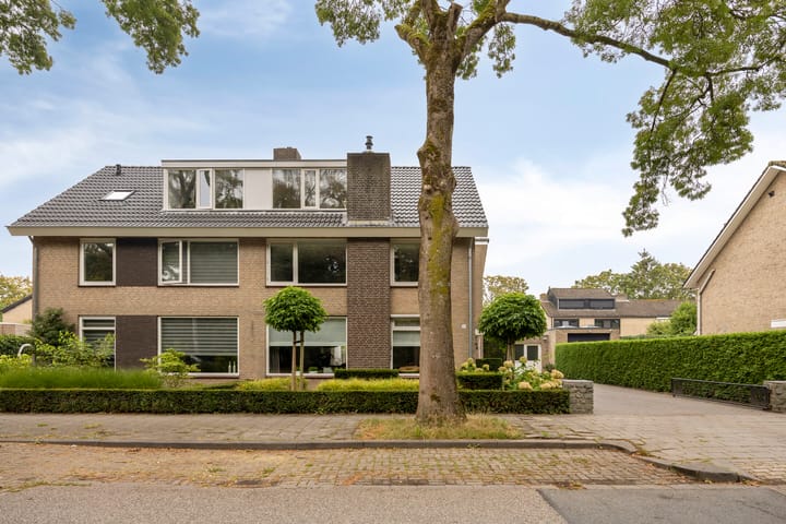 Photo 2 of Van Kalmthoutlaan 44