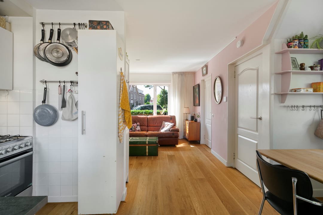 Photo 8 of Distelachterstraat 2