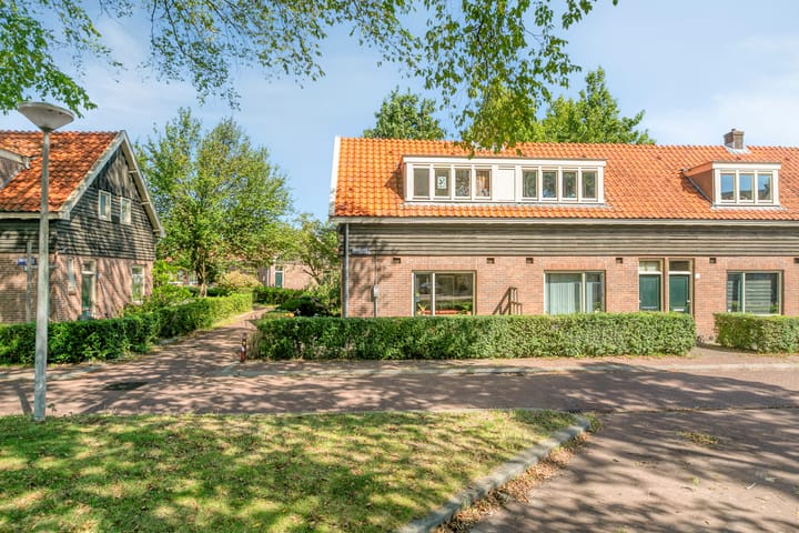 Photo 2 of Distelachterstraat 2