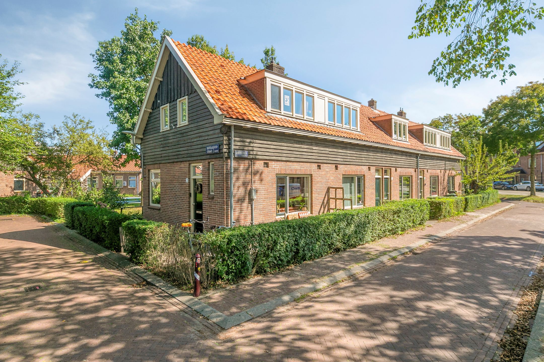 Photo 24 of Distelachterstraat 2