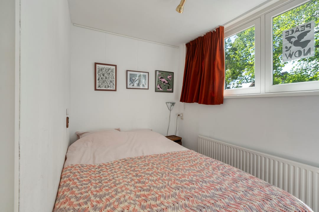 Photo 16 of Distelachterstraat 2