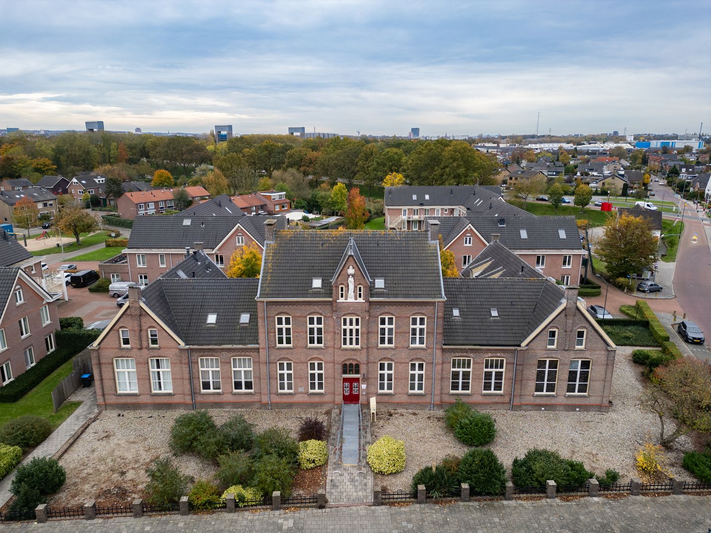 Bekijk foto 5 van Pastoor van der Marckstraat 14