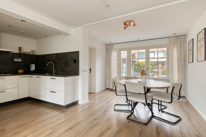 Tussenwoning te koop: Wogmeerstraat 7, Hoofddorp