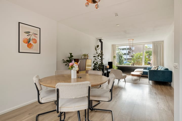 Tussenwoning te koop: Wogmeerstraat 7, Hoofddorp