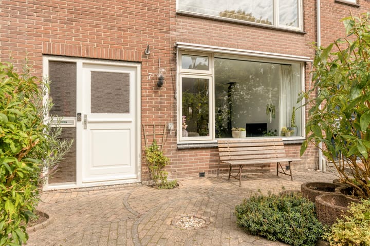 Tussenwoning te koop: Wogmeerstraat 7, Hoofddorp