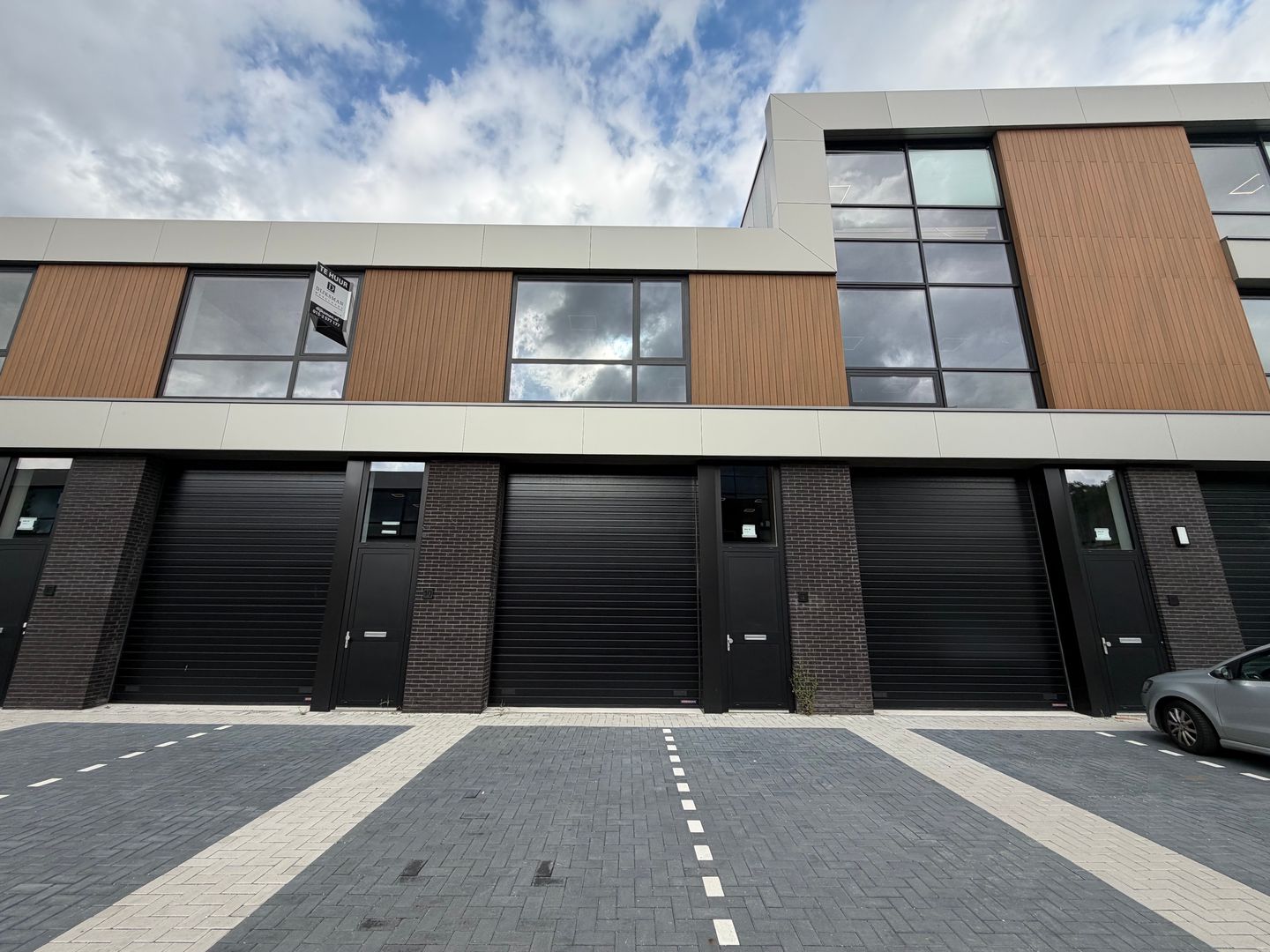 View photo 1 of Achterdijk 1-R