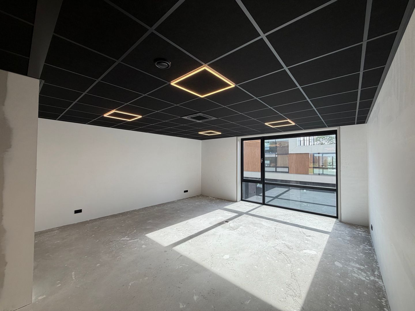 View photo 4 of Achterdijk 1-R