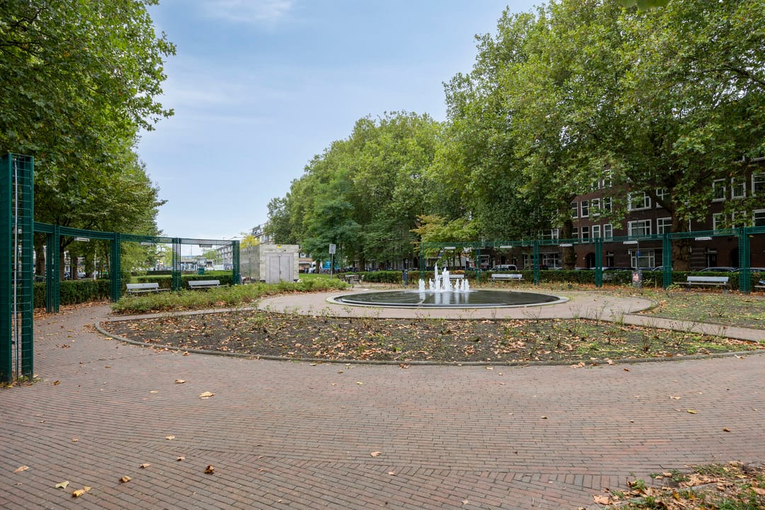 Photo 37 of Van Nideckstraat 20-B01