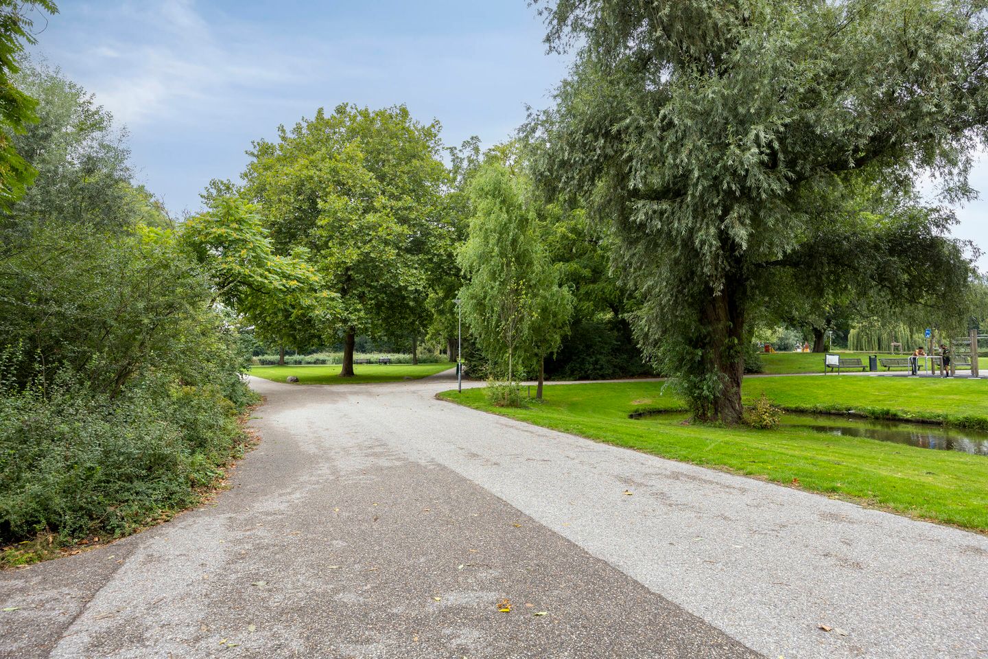 Photo 40 of Van Nideckstraat 20-B01