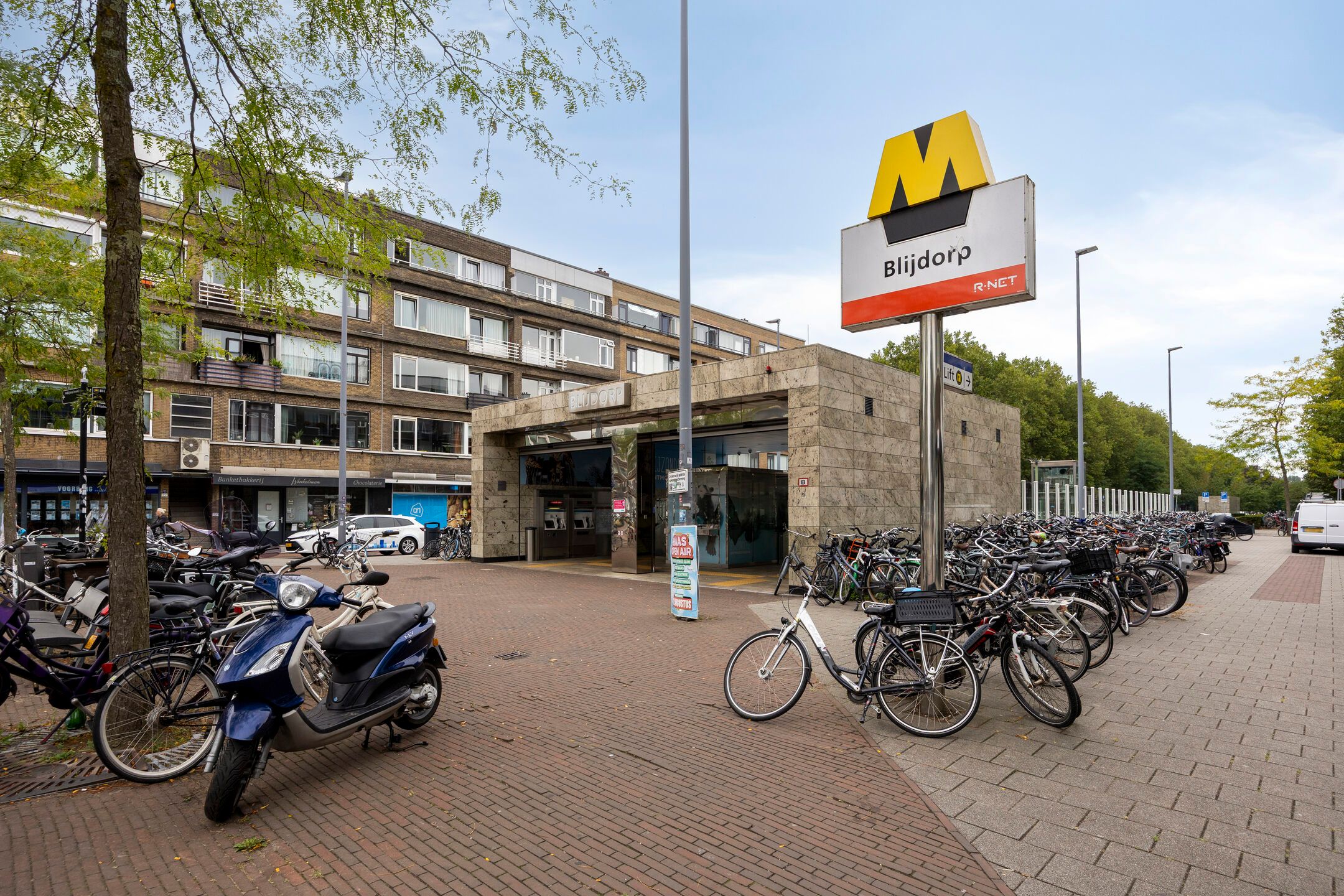 Photo 42 of Van Nideckstraat 20-B01