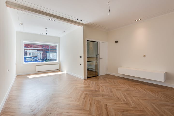 Tussenwoning te koop: Bakkerstraat 103, Hilversum