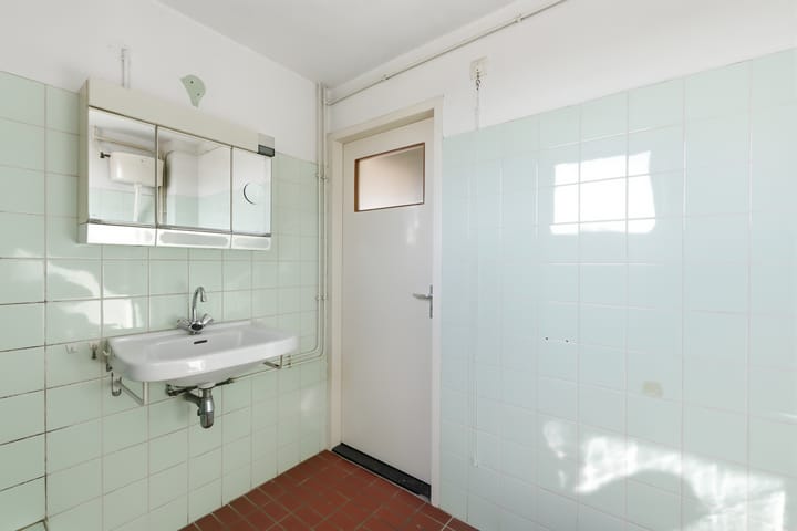 Twee-onder-één-kap te koop: Verdilaan 64, Vlissingen