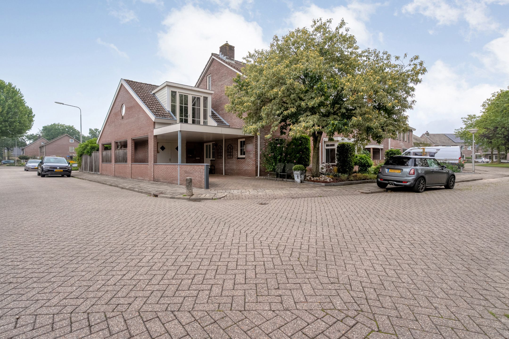 Photo 69 of Hoefblad 44