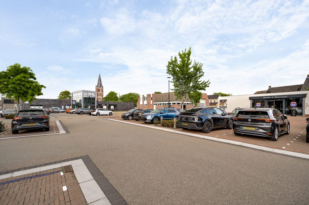Photo 32 of Burgemeester Hobusstraat 65