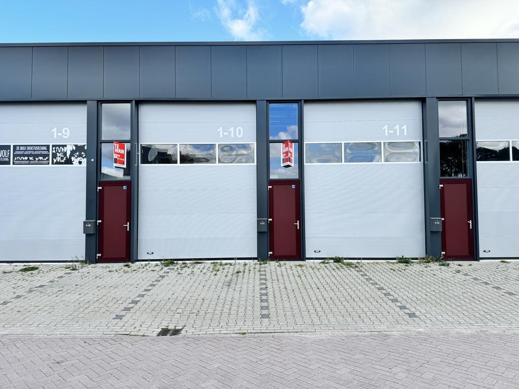 View photo 2 of Winschoterweg 1-11