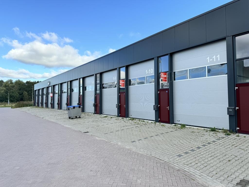 View photo 4 of Winschoterweg 1-11