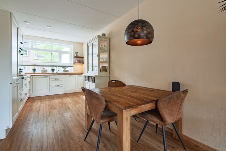 Tussenwoning te koop: Van de Weerdstraat 48, Wageningen