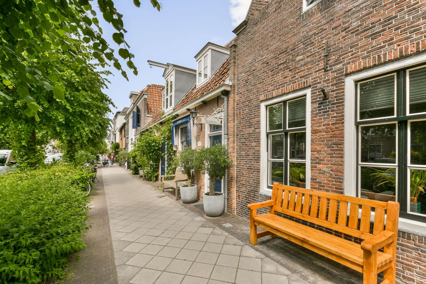 View photo 2 of Achtergracht 101-105