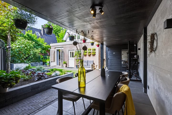 Vrijstaande woning te koop: Deventerstraat 422, Apeldoorn