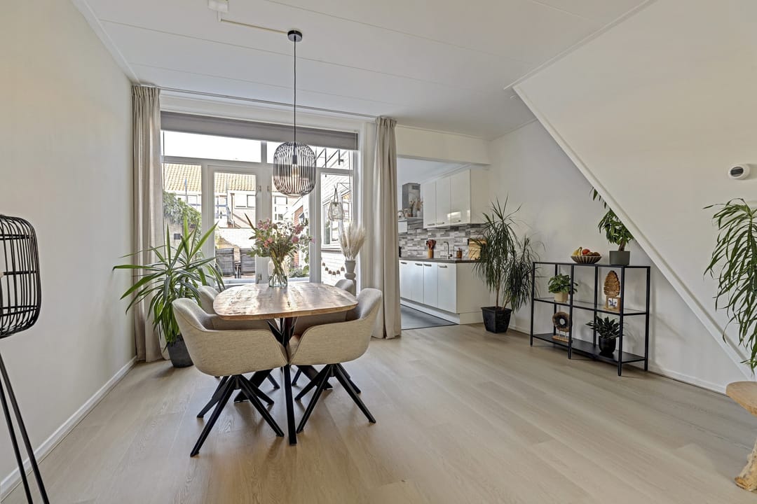 Photo 16 of Bachstraat 9