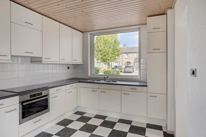 Photo 4 of van den Kerkhoffstraat 18