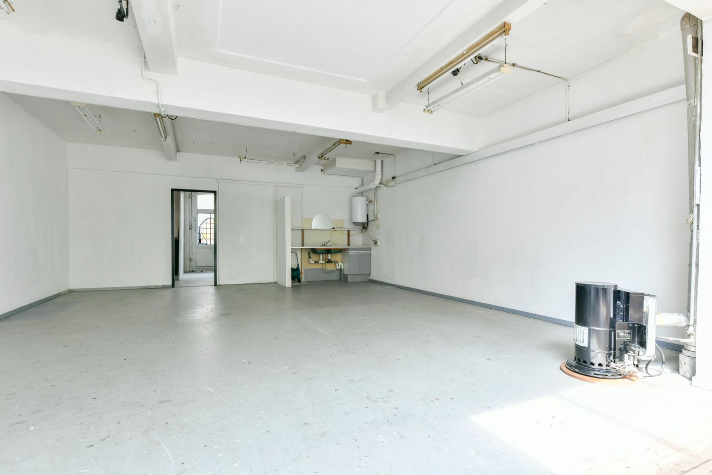 Photo 10 of Leidsezijstraat 9