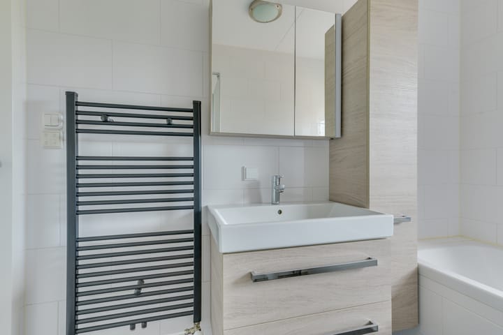 Tussenwoning te koop: Oeverzeggeweg 70, Heerhugowaard