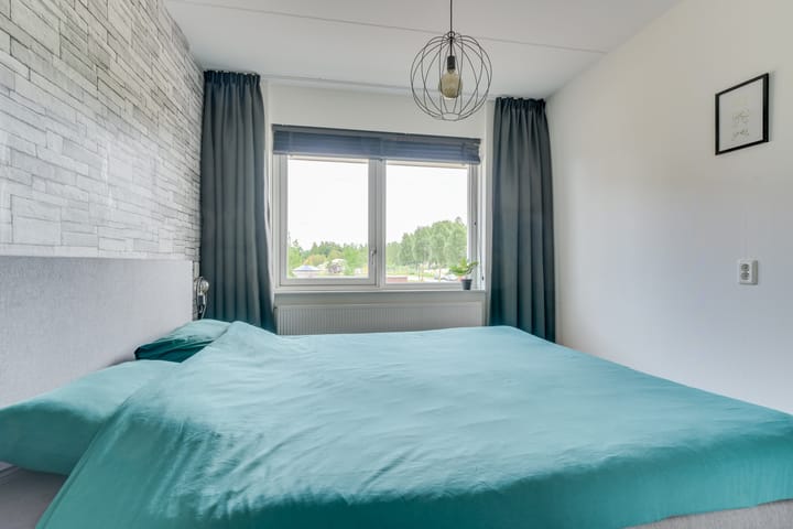 Tussenwoning te koop: Oeverzeggeweg 70, Heerhugowaard