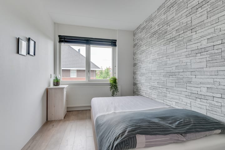 Tussenwoning te koop: Oeverzeggeweg 70, Heerhugowaard