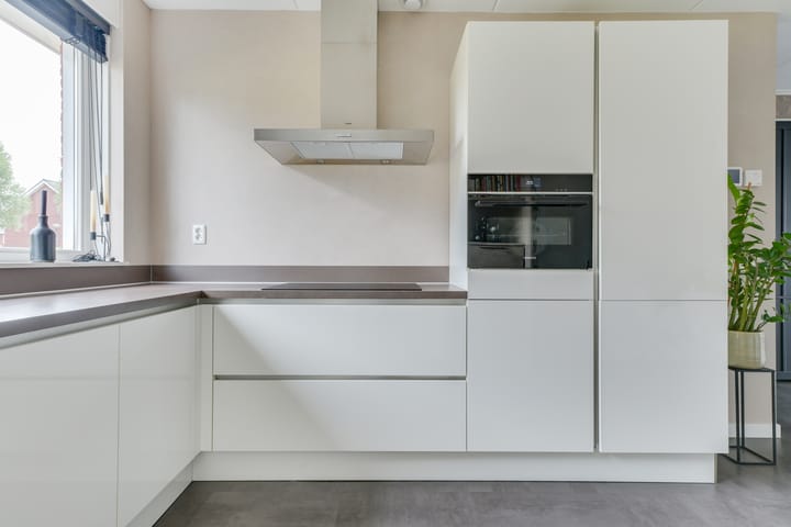 Tussenwoning te koop: Oeverzeggeweg 70, Heerhugowaard