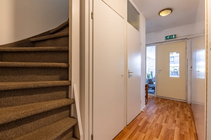 Tussenwoning te koop: Alblasserdamstraat 33, Arnhem