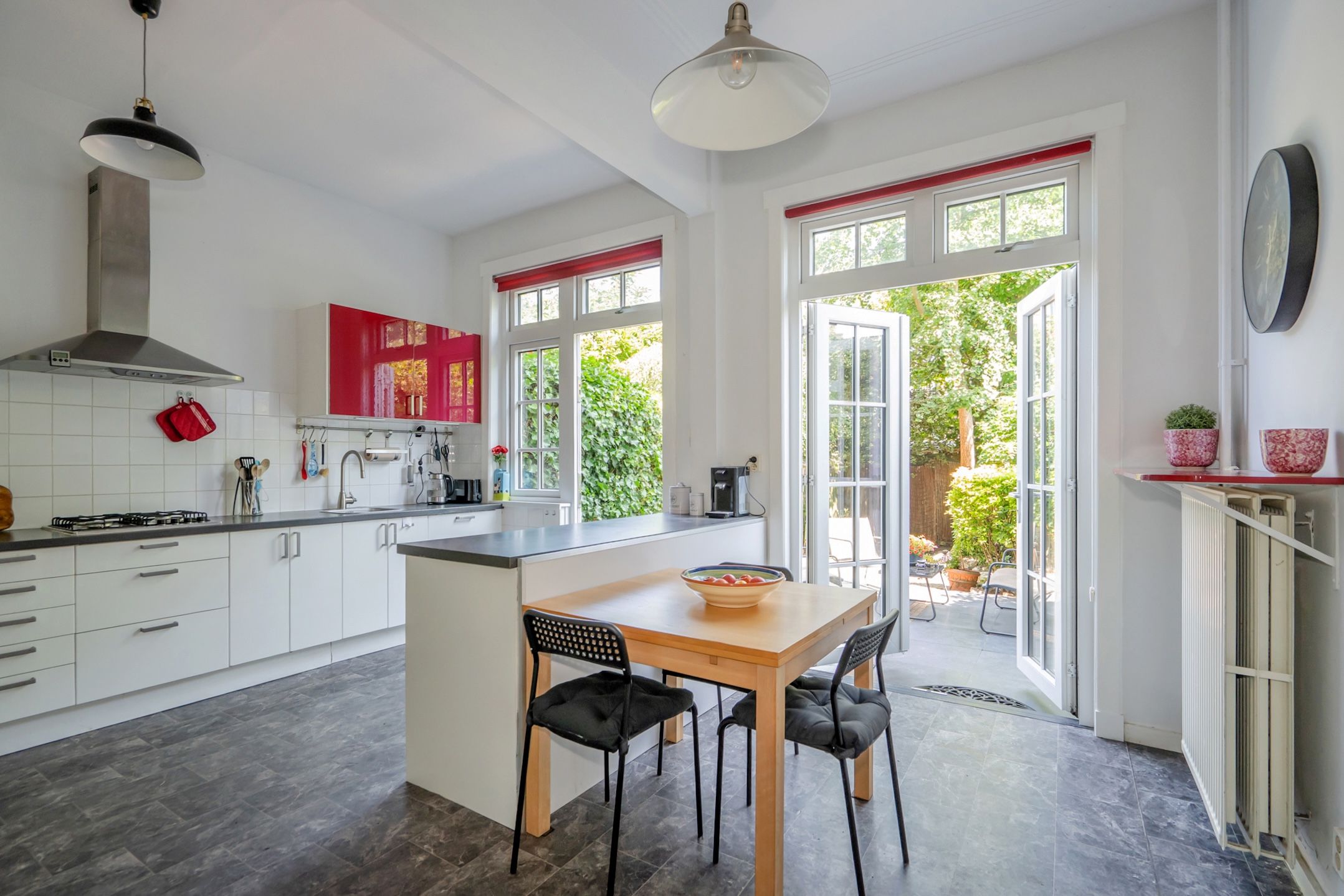 Photo 15 of Van Imhoffstraat 34