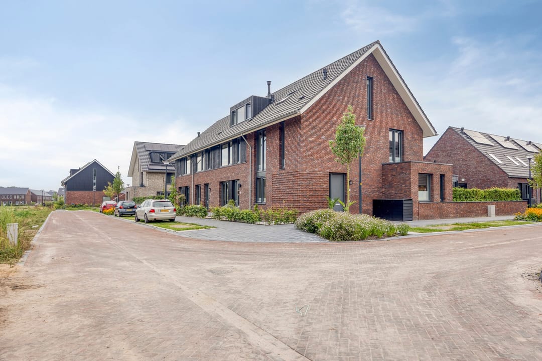 Foto 41 van Dolf Tulpstraat 10