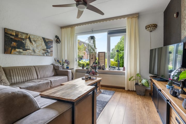 Twee-onder-één-kap te koop: Brouwersweg 12, Veendam