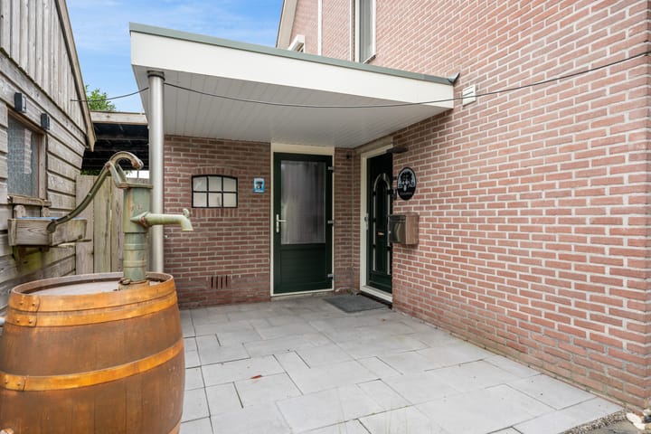 Twee-onder-één-kap te koop: Brouwersweg 12, Veendam