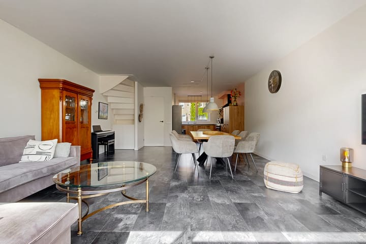 Tussenwoning te koop: Phia Berghoutlaan 34, Oegstgeest