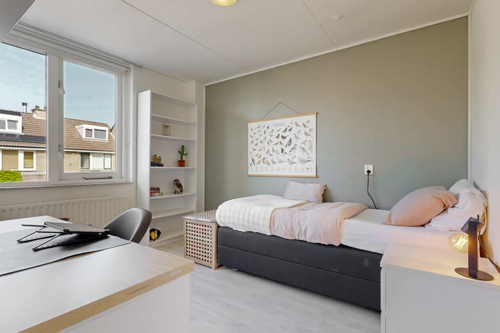 Tussenwoning te koop: Phia Berghoutlaan 34, Oegstgeest